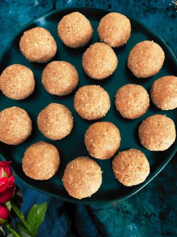 Til ke ladoo made with sesame seeds and jaggery